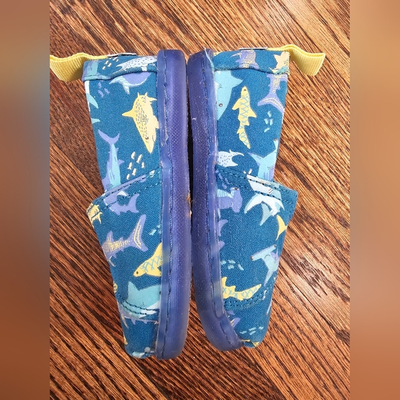 TOMS Tiny Alpargata Sharks - Picture 5 of 7